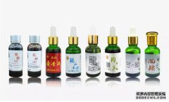 只需一勺小药,就可以把全鱼塘的鱼聚过来,黑